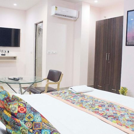 Jsb Hotel Faridabad Eksteriør billede