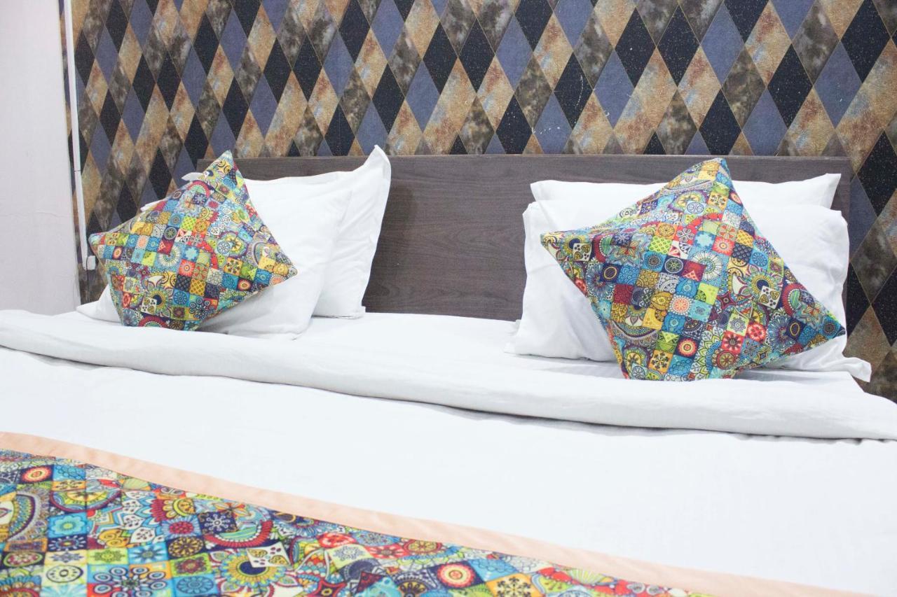Jsb Hotel Faridabad Eksteriør billede