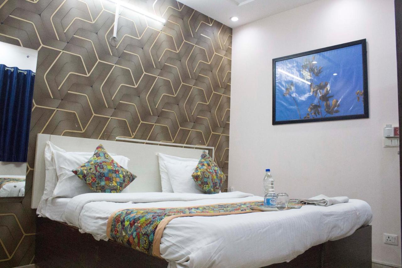 Jsb Hotel Faridabad Eksteriør billede