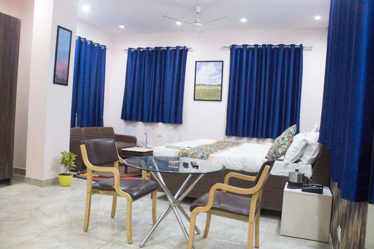 Jsb Hotel Faridabad Eksteriør billede