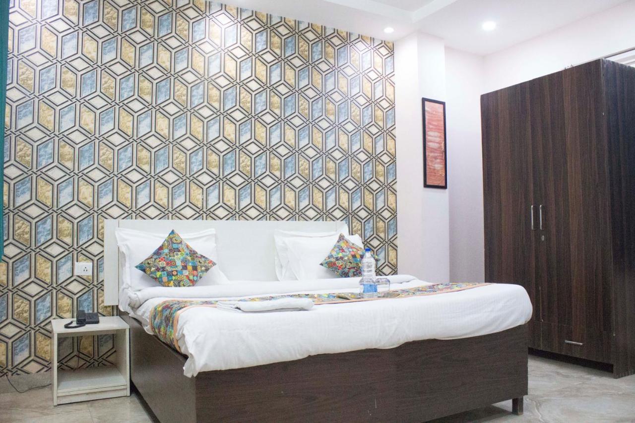 Jsb Hotel Faridabad Eksteriør billede